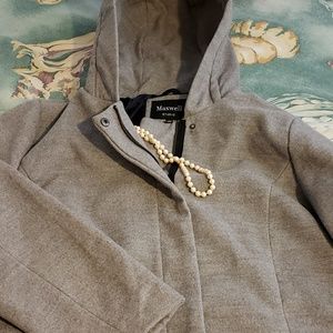 Ladies coat zip-up with large comfy hood